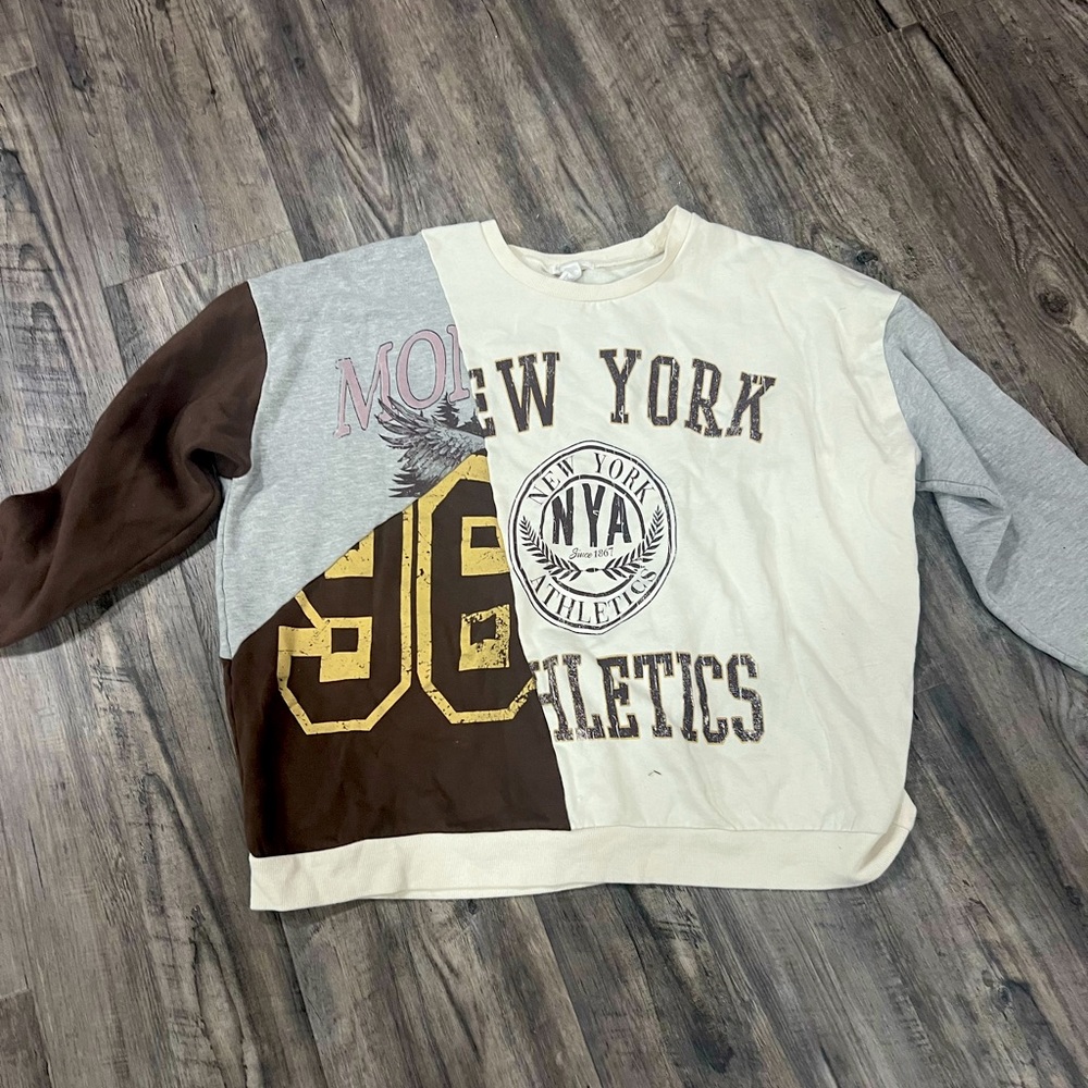 Women’s Tilly’s Sweatshirt